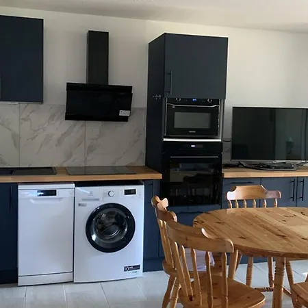 Appartement Renove Avec Parking - 4 Pers. *