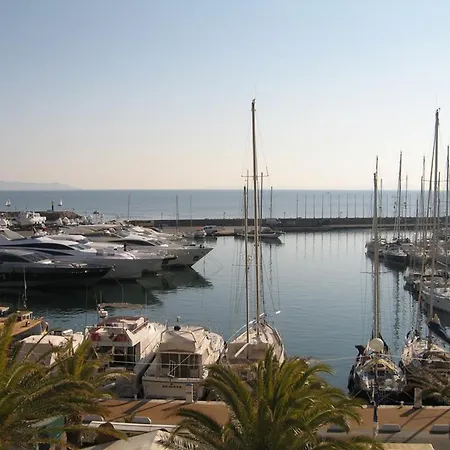 Appartement Renove Avec Parking - 4 Pers. Hyères